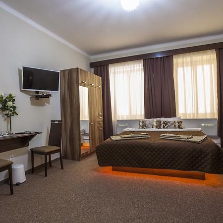 Luxury Air-Conditioned Rooms In Old Town ברטיסלאבה מראה חיצוני תמונה
