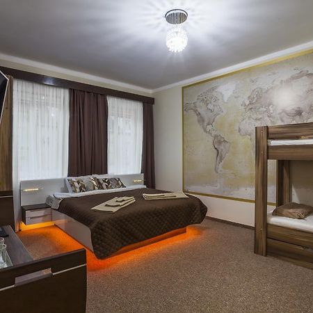 Luxury Air-Conditioned Rooms In Old Town ברטיסלאבה מראה חיצוני תמונה