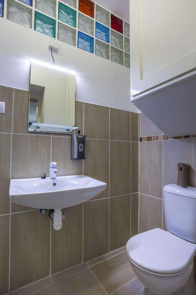 Luxury Air-Conditioned Rooms In Old Town ברטיסלאבה מראה חיצוני תמונה