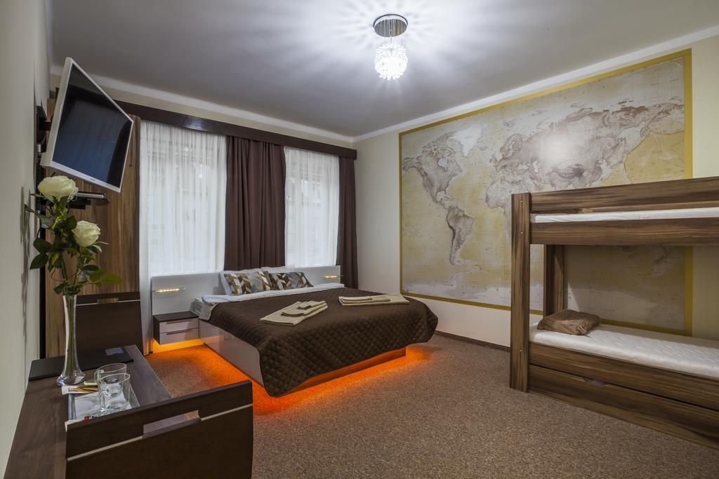 Luxury Air-Conditioned Rooms In Old Town ברטיסלאבה מראה חיצוני תמונה