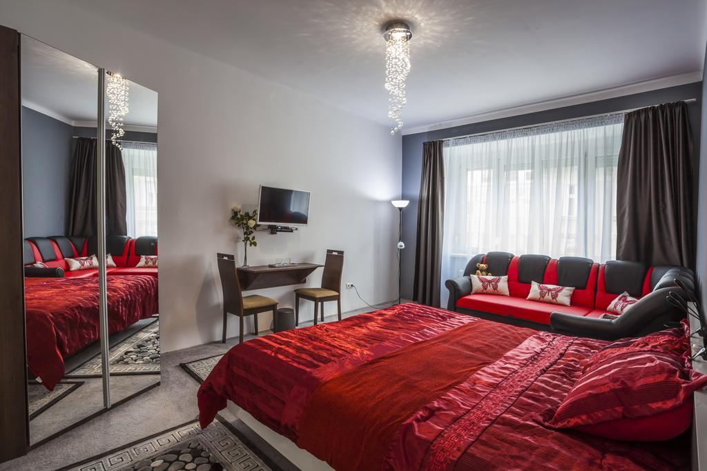 Luxury Air-Conditioned Rooms In Old Town ברטיסלאבה מראה חיצוני תמונה