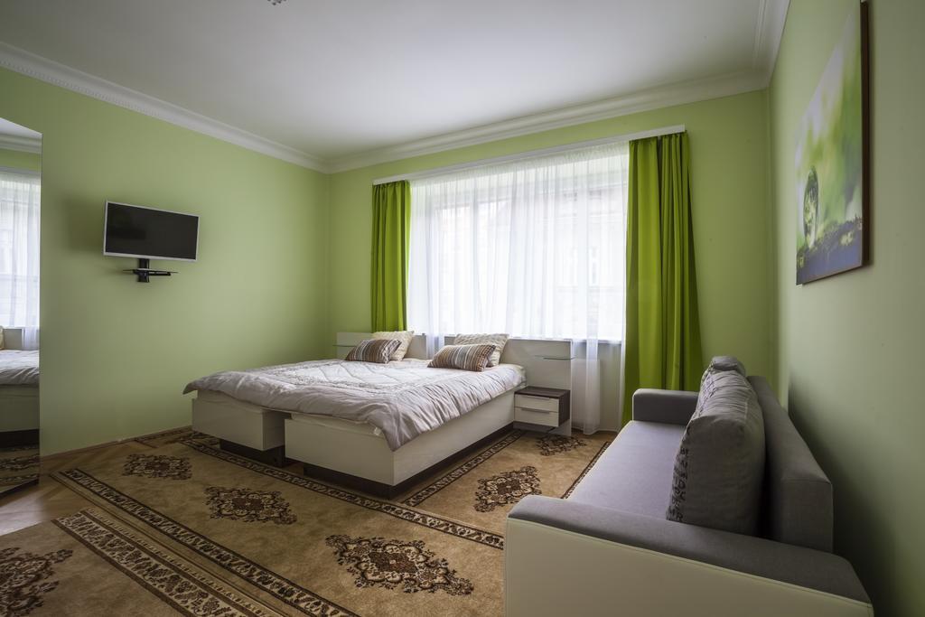 Luxury Air-Conditioned Rooms In Old Town ברטיסלאבה מראה חיצוני תמונה