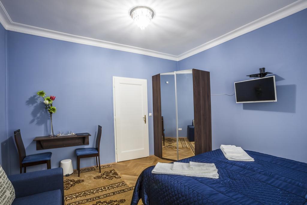 Luxury Air-Conditioned Rooms In Old Town ברטיסלאבה מראה חיצוני תמונה