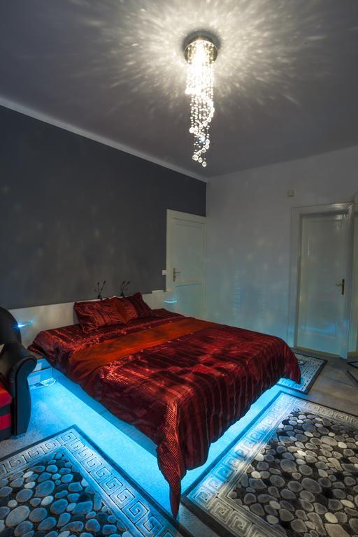 Luxury Air-Conditioned Rooms In Old Town ברטיסלאבה מראה חיצוני תמונה