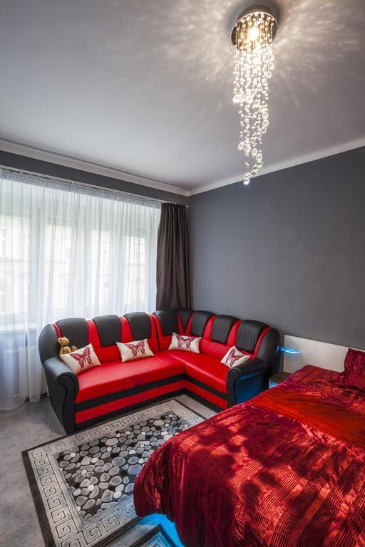 Luxury Air-Conditioned Rooms In Old Town ברטיסלאבה מראה חיצוני תמונה