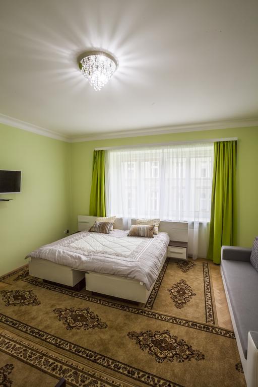 Luxury Air-Conditioned Rooms In Old Town ברטיסלאבה מראה חיצוני תמונה