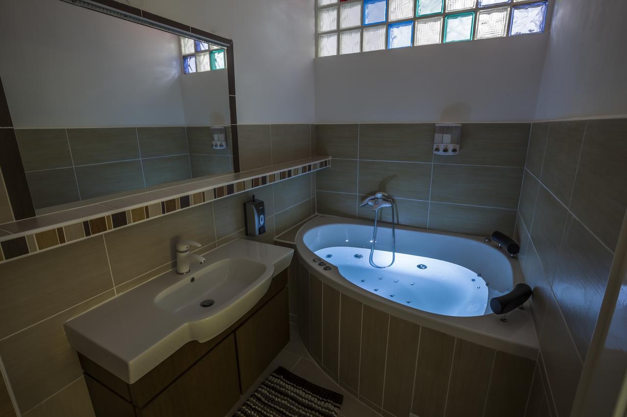 Luxury Air-Conditioned Rooms In Old Town ברטיסלאבה מראה חיצוני תמונה
